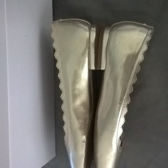 Square Toe Scalloped Top Line Flats - Picture 4 of 5